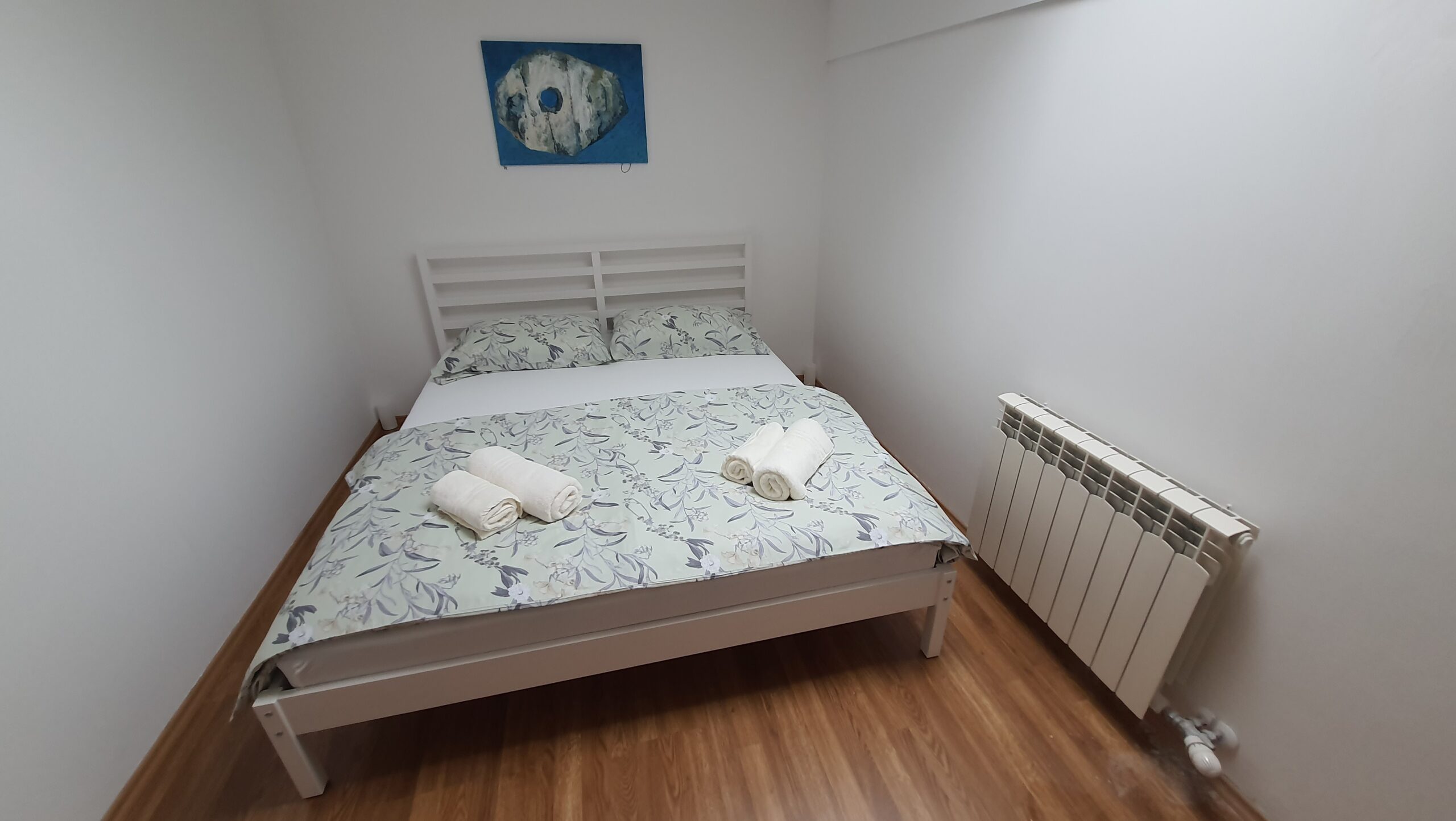 one bedroom apartment bedroom